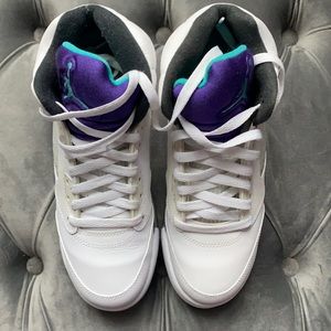 Boys size 7 Retro 5 Air Jordan